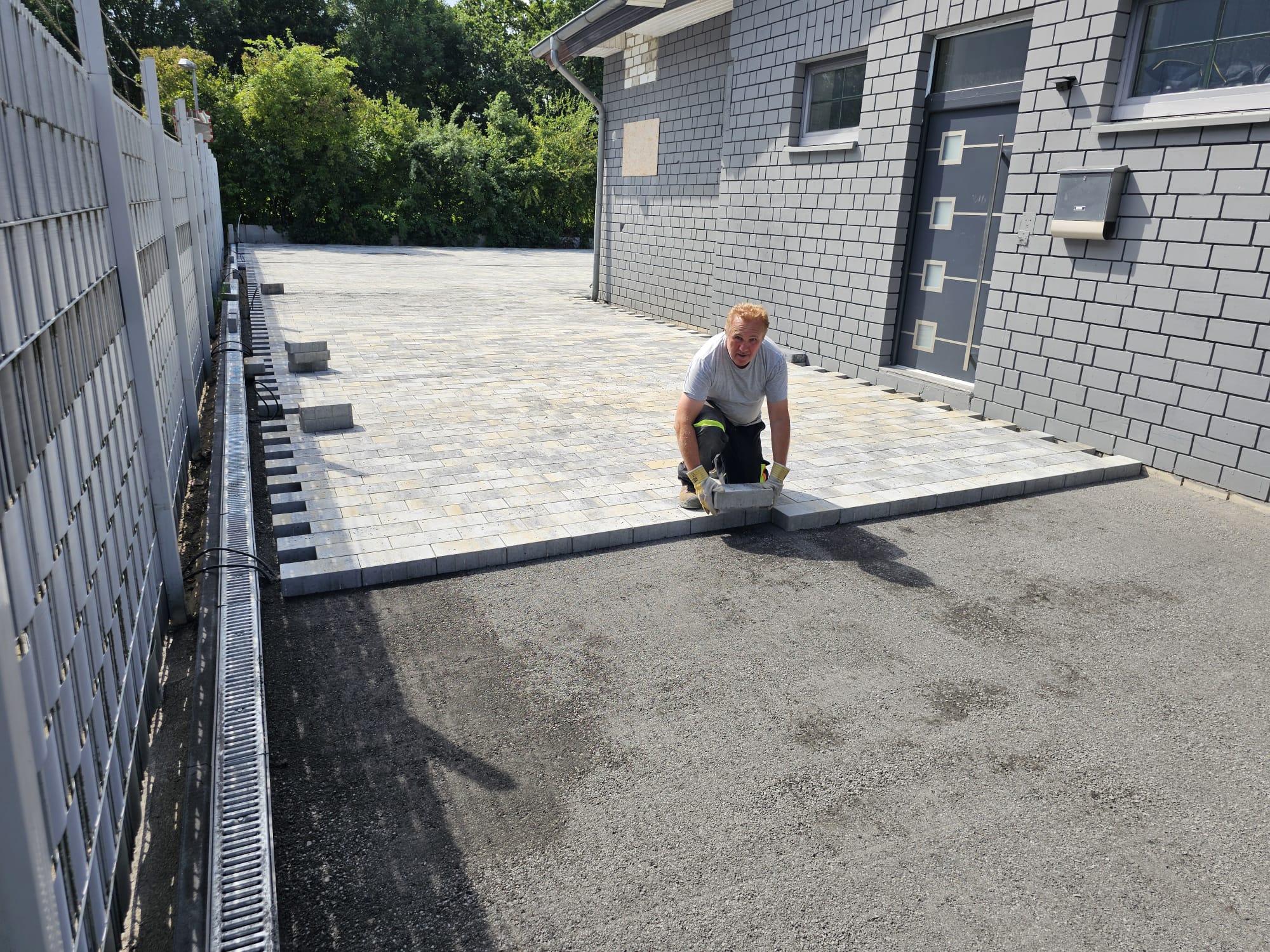 Galabau S&R – Sadri und sein Team bei der Arbeit